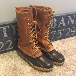 Women Duck Boots. Rubber bottom leather top